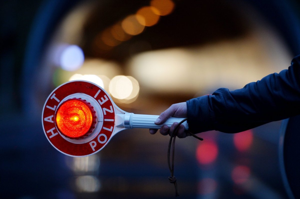 Polizei kelle nacht kontrolle dunkel