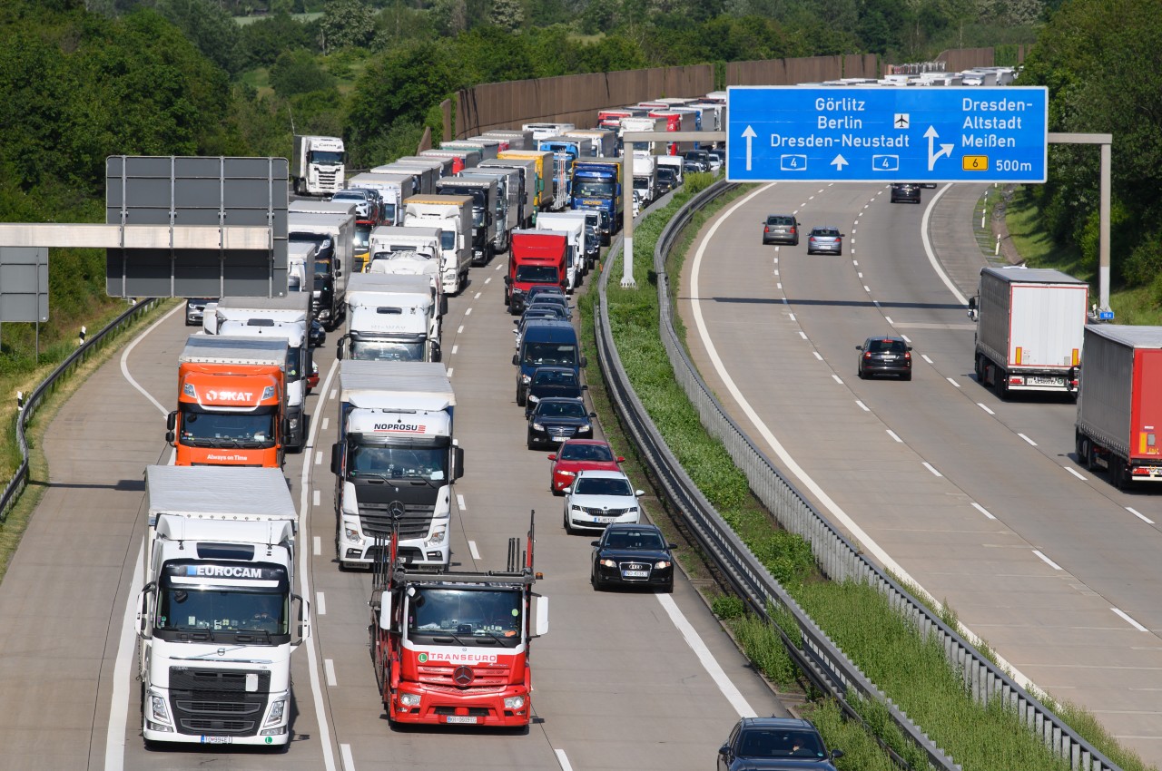 Die Bergungsarbeiten auf der A4 in Thüringen dauerten etwa eine Stunde. (Symbolbild)