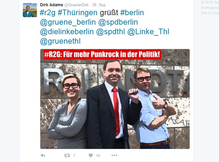 Dieses Foto von Susanne Hennig-Wellsow (Linke), Matthias Hey (SPD) und Dirk Adams (Grüne) sorgt für Aufregung. Den Schriftzug "ACAB" - "All Cops Are Bastards" - rechts unten haben sie offenbar einfach übersehen.