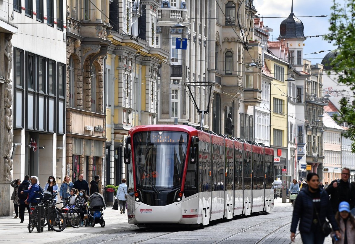 Erfurt-Straßenbahn.jpg