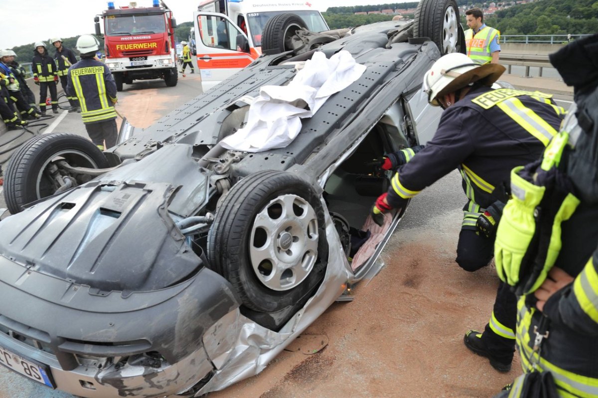 Feuerwehr Autowrack bergen.jpg