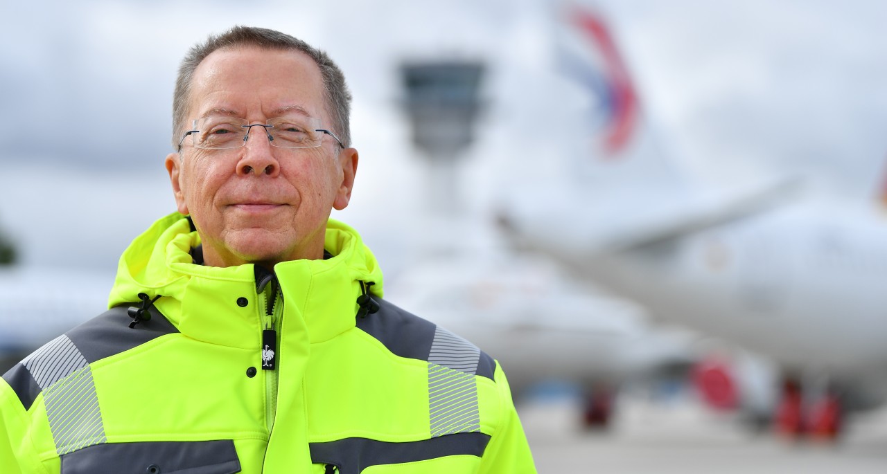 Erfurts Flughafen-Chef Gerd Stöwer hofft, dass im Sommer wieder Urlaubsflieger abheben können. (Archivbild)