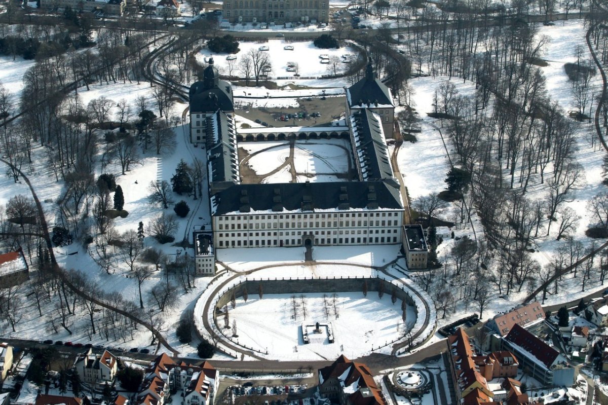 Gotha-Schloss-Friedenstein.jpg