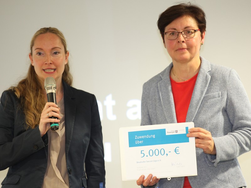 Auch Thüringens FInanzministeriin Heike Taubert (SPD, r.) war zu Gast. (Fotos: Axel Heyder)