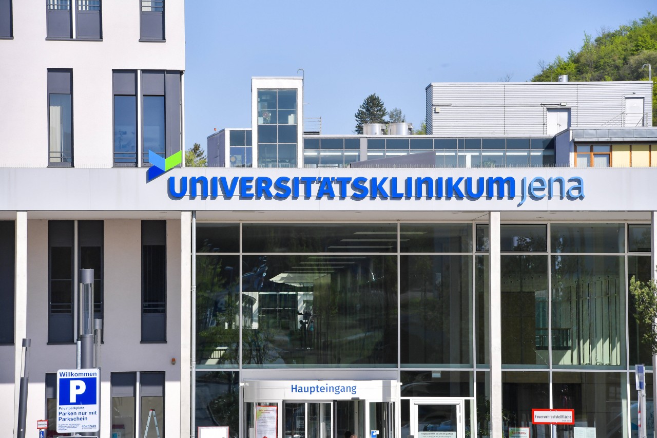 Gewerkschaften fordern für Beschäftigte im Klinikum Jena fünf Prozent mehr Gehalt. (Archivbild)