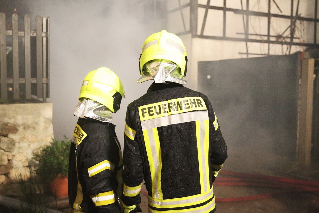 Rund 100 Einsatzkräfte kämpften gegen die Flammen – vergebens.