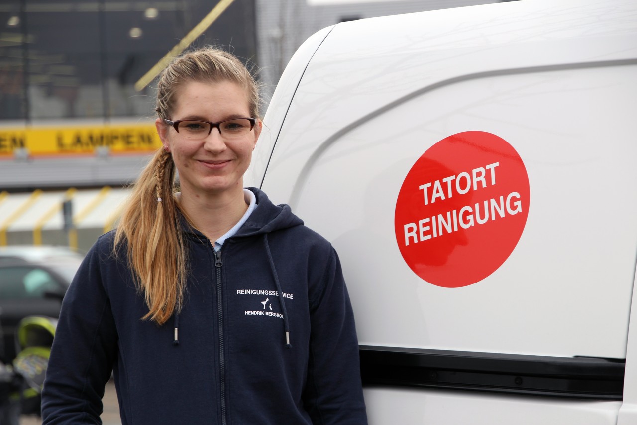 Wenn das Leben endet, beginnt für Juliane Tetzel (29) die Arbeit.