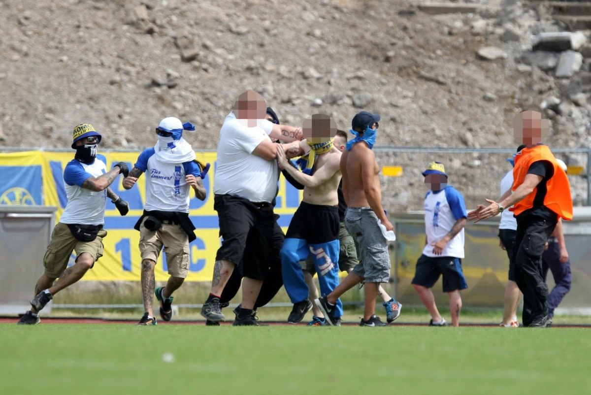 U23 des FC Rot-Weiß Erfurt gegen den 1. FC Lokomotive Leipzig Juni 2015