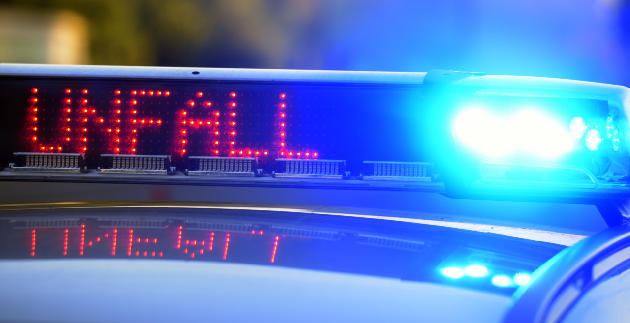 Eine Seniorin ist bei einem Unfall mit einem Lkw in Thüringen schwer verletzt worden. (Symbolbild)