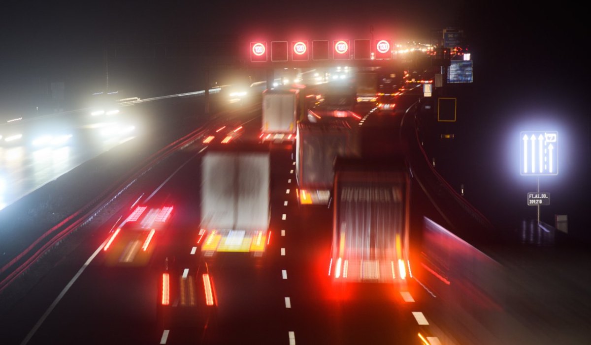 autobahn a2 dunkel abend nacht lehrte