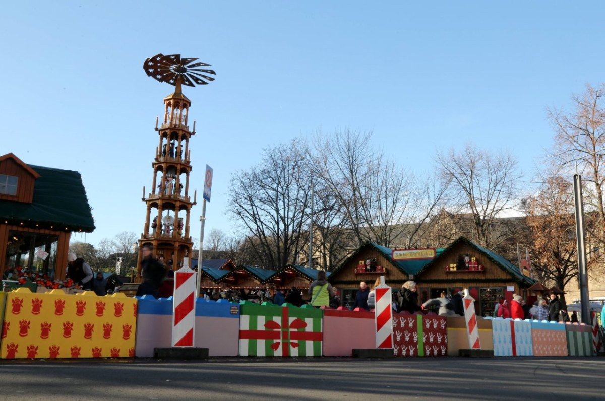 betonsperren-weihnachtsmarkt-erfurt