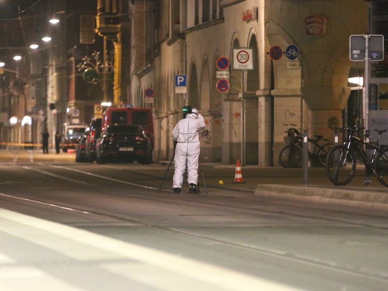 Ersten Informationen zu Folge, soll es eine Schießerei am Erfurter Hauptbahnhof gegeben haben. Die Polizei ist mit einem Großaufgebot vor Ort. Foto: Matthias Gränzdörfer