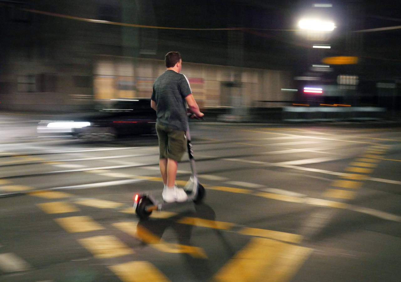 Erfurt: Die Polizei verfolgte am Freitag einen E-Scooter-Fahrer. (Symbolbild)