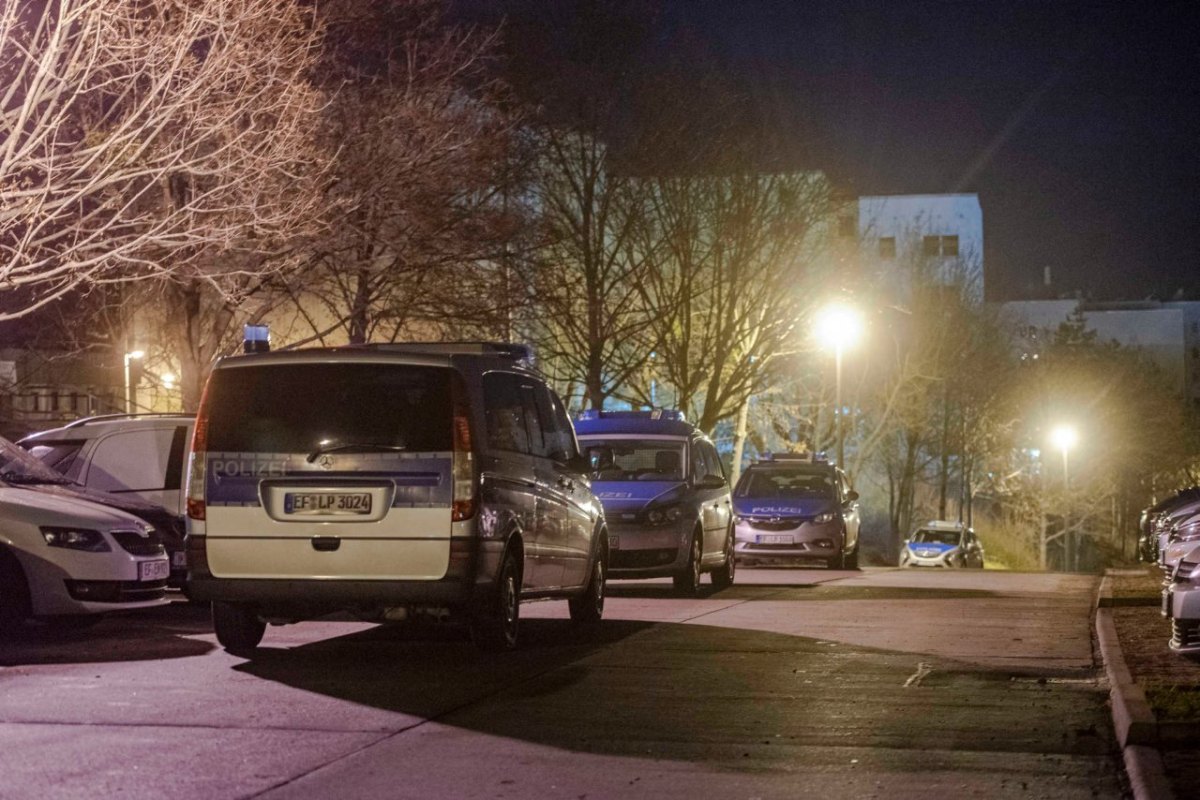 erfurt schüsse patronen polizei blaulicht abend nacht nachts