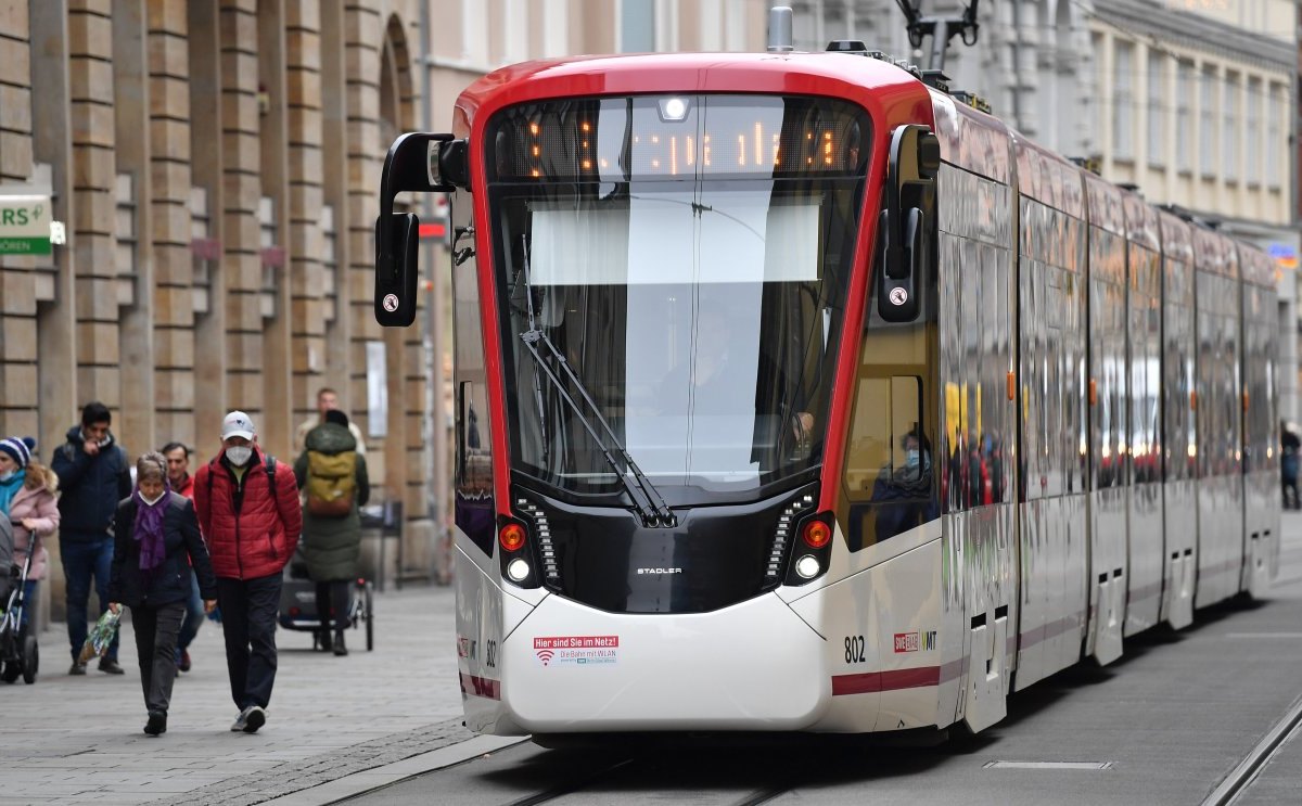 erfurt straßenbahn.jpg