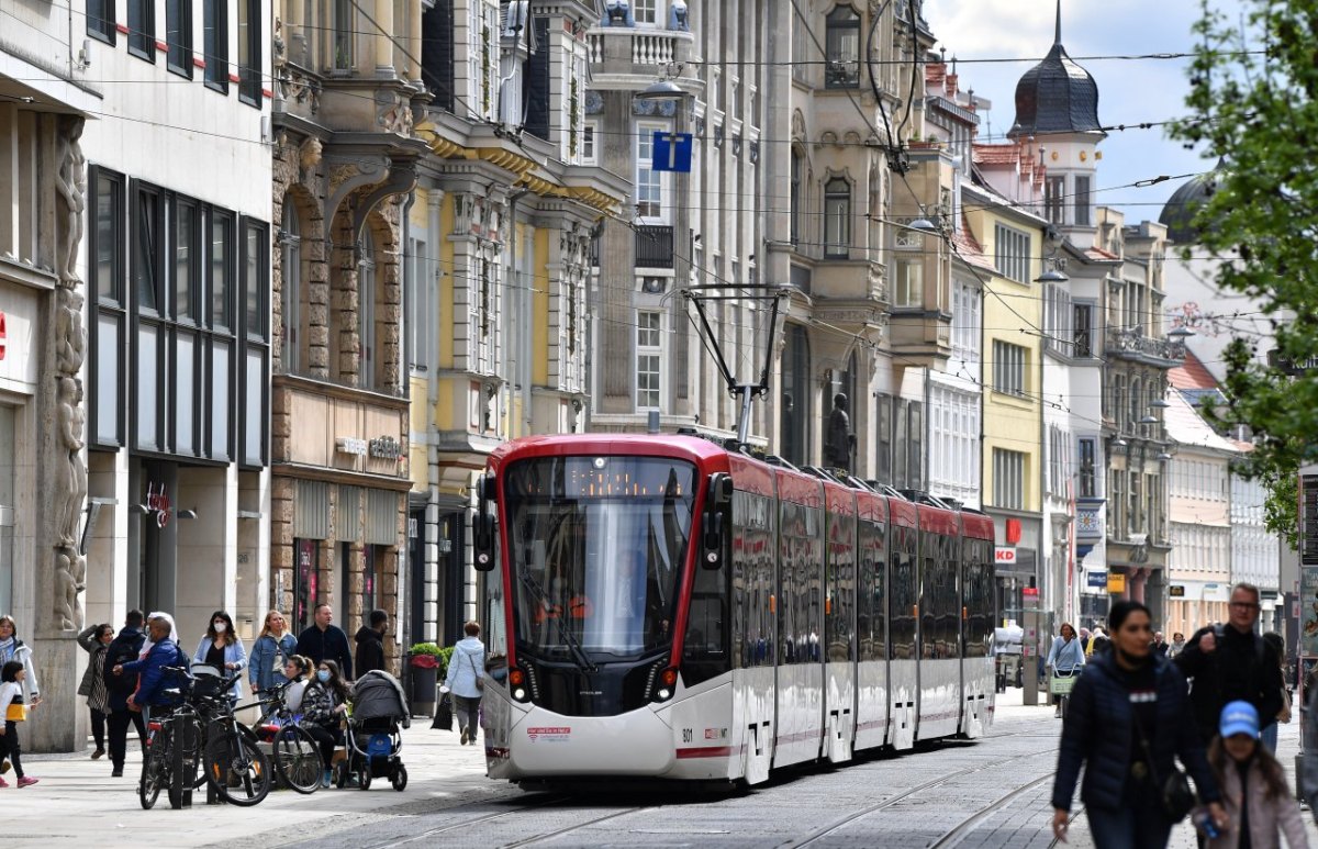 erfurt straßenbahn.jpg