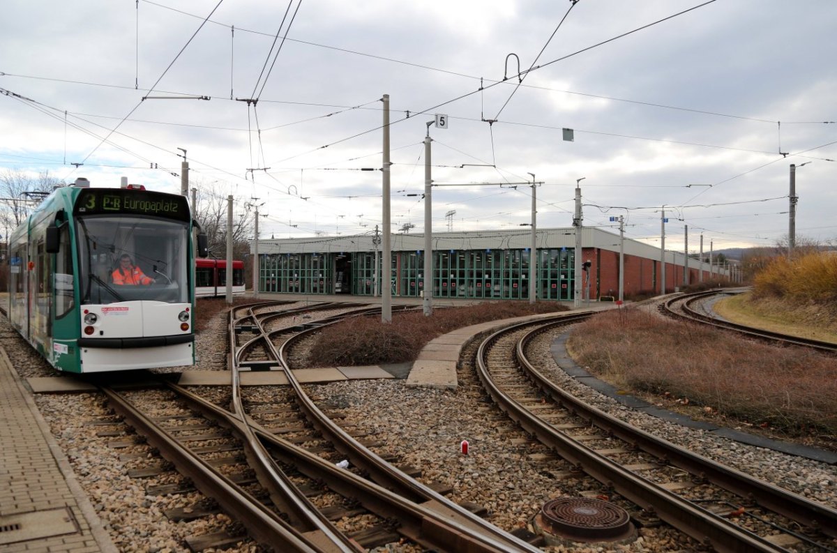 erfurt straßenbahn.jpg