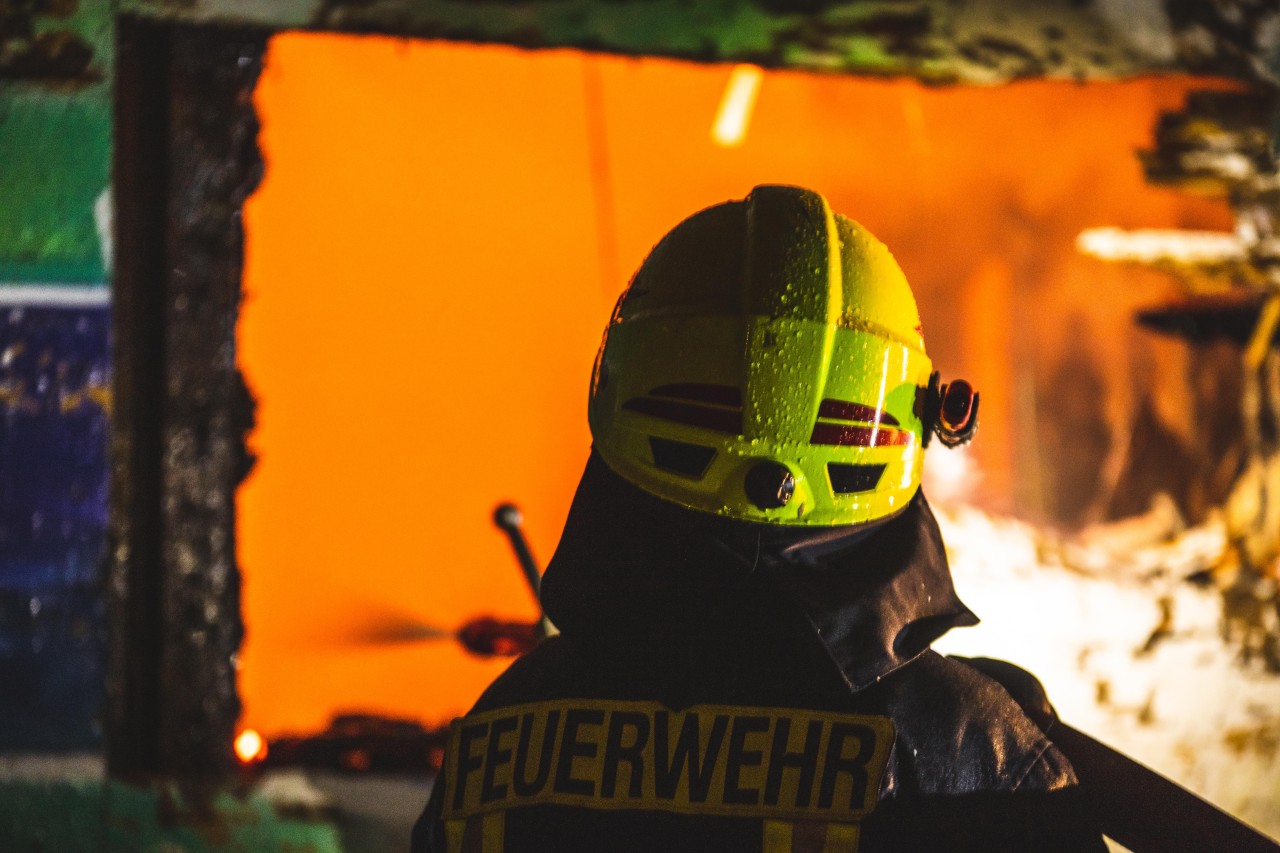 Die Feuerwehr Greiz musste richtig kämpfen, um den Brand zu löschen.