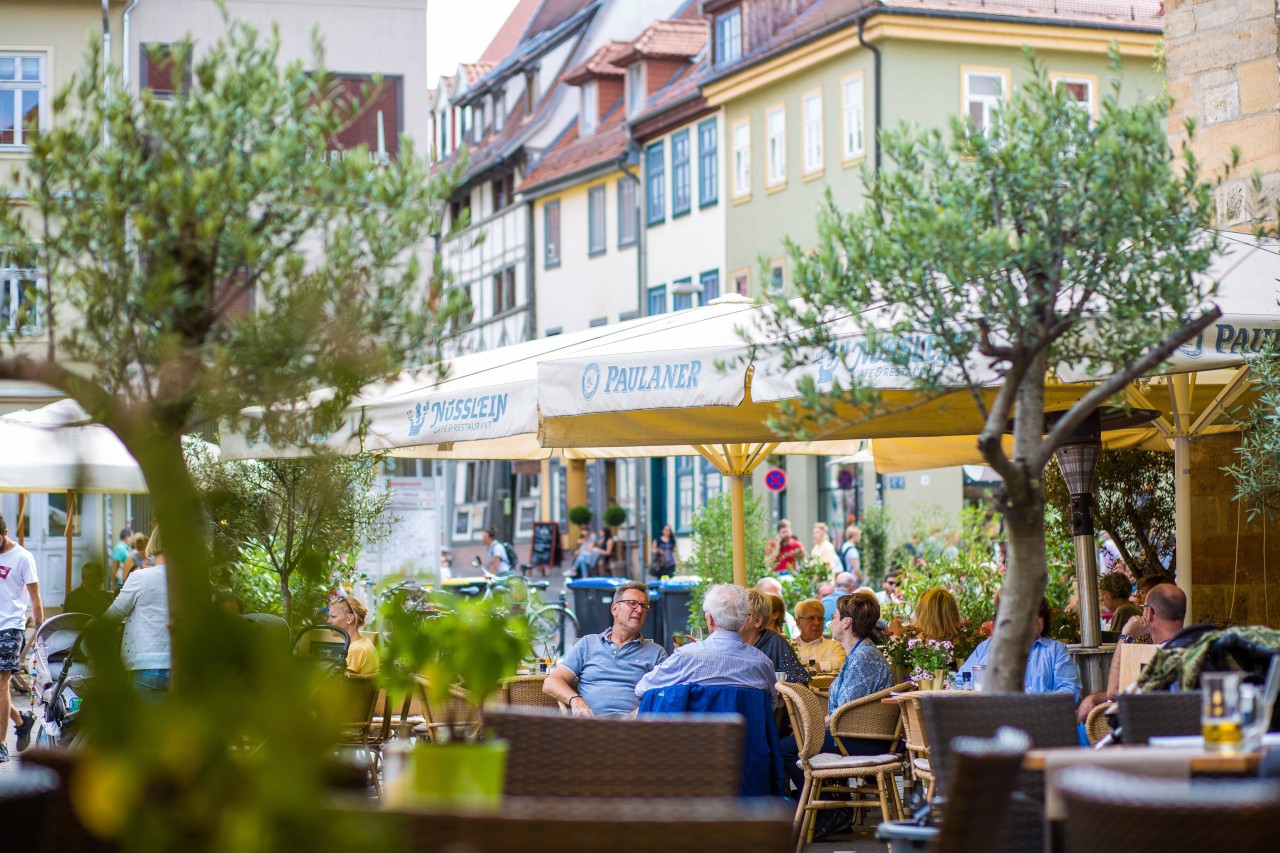 Biergartenfeeling in Thüringen? Zumindest an einem Tag am Pfingstwochenende sieht es gut aus. (Archivbild)