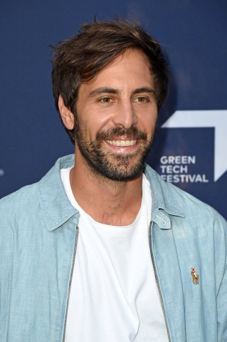 Max Giesinger singt selbstironisch den neuen Song „Max Giesinger – du Ar***loch“. (Archivbild) 