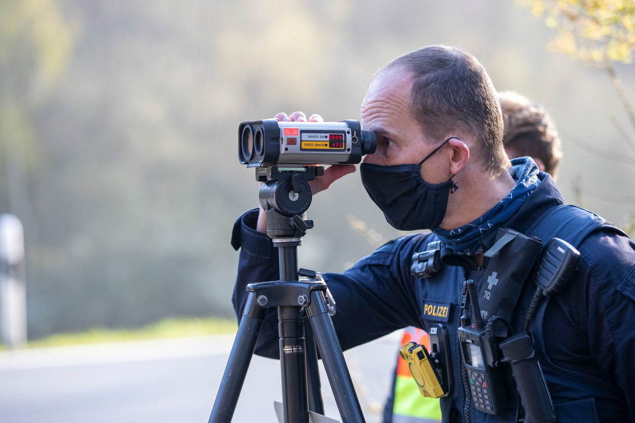 Bei der Geschwindigkeit mussten die Polizei-Beamten im Kreis Gotha bestimmt zwei mal hinschauen. (Symbolbild)