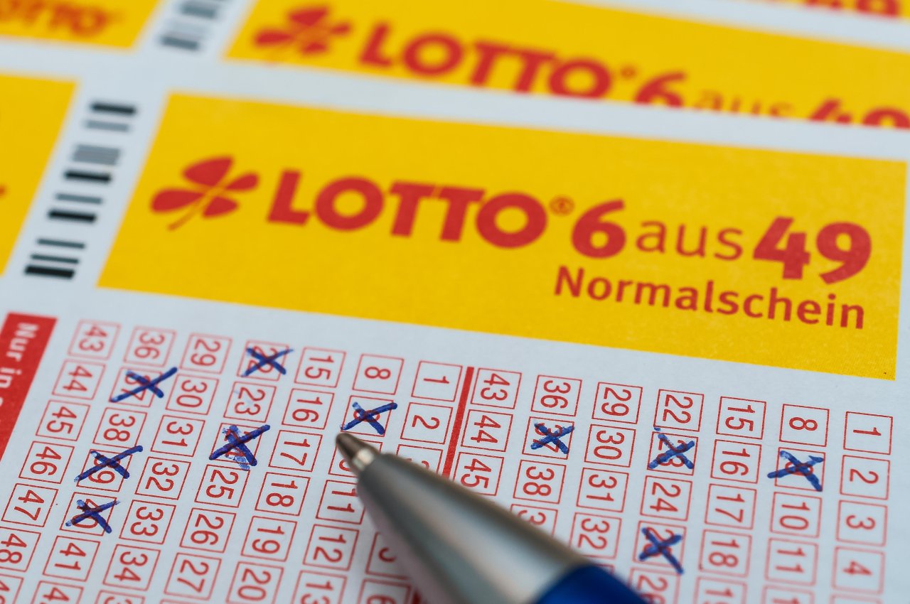 Lotto in Thüringen Kurz vor Weihnachten räumt ein Tipper richtig ab