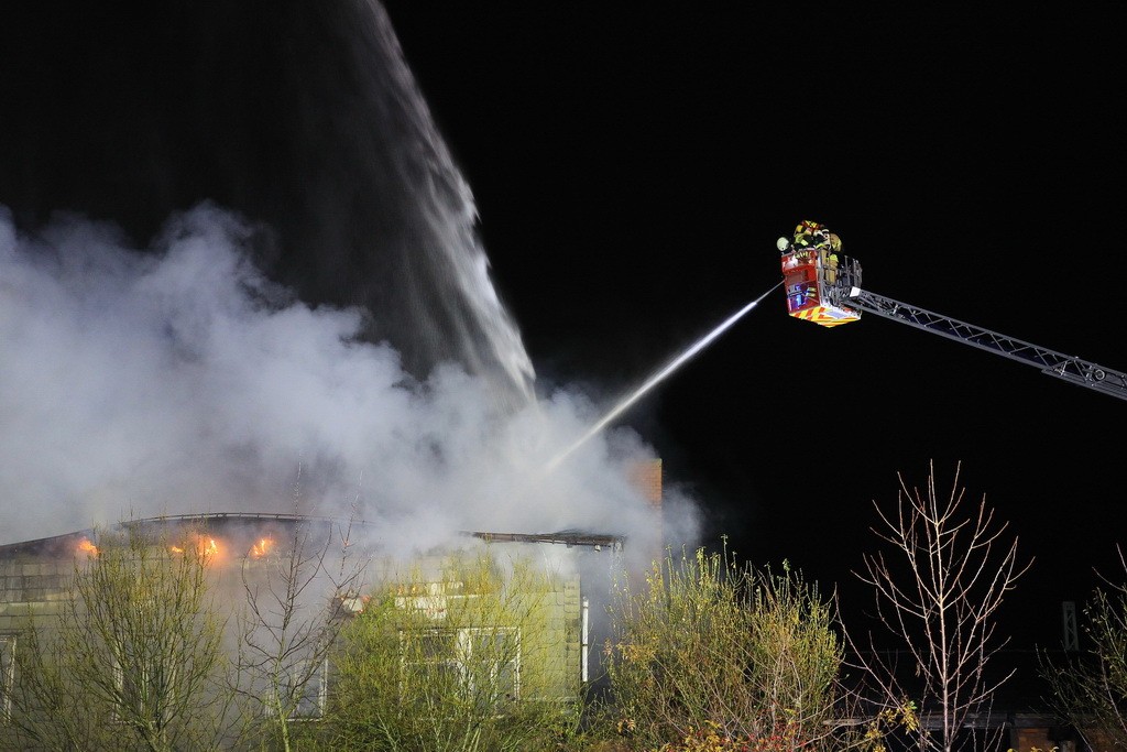 Die Feuerwehr musste bei dem Einsatz in Nordhausen hoch hinaus. Die Feuerwehr musste bei dem Einsatz in Nordhausen hoch hinaus.