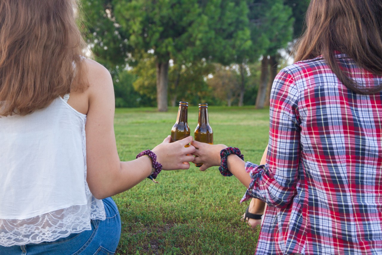 Erfurt: Jugendliche treffen sich häufig im Park zu feiern. (Symbolbild) 