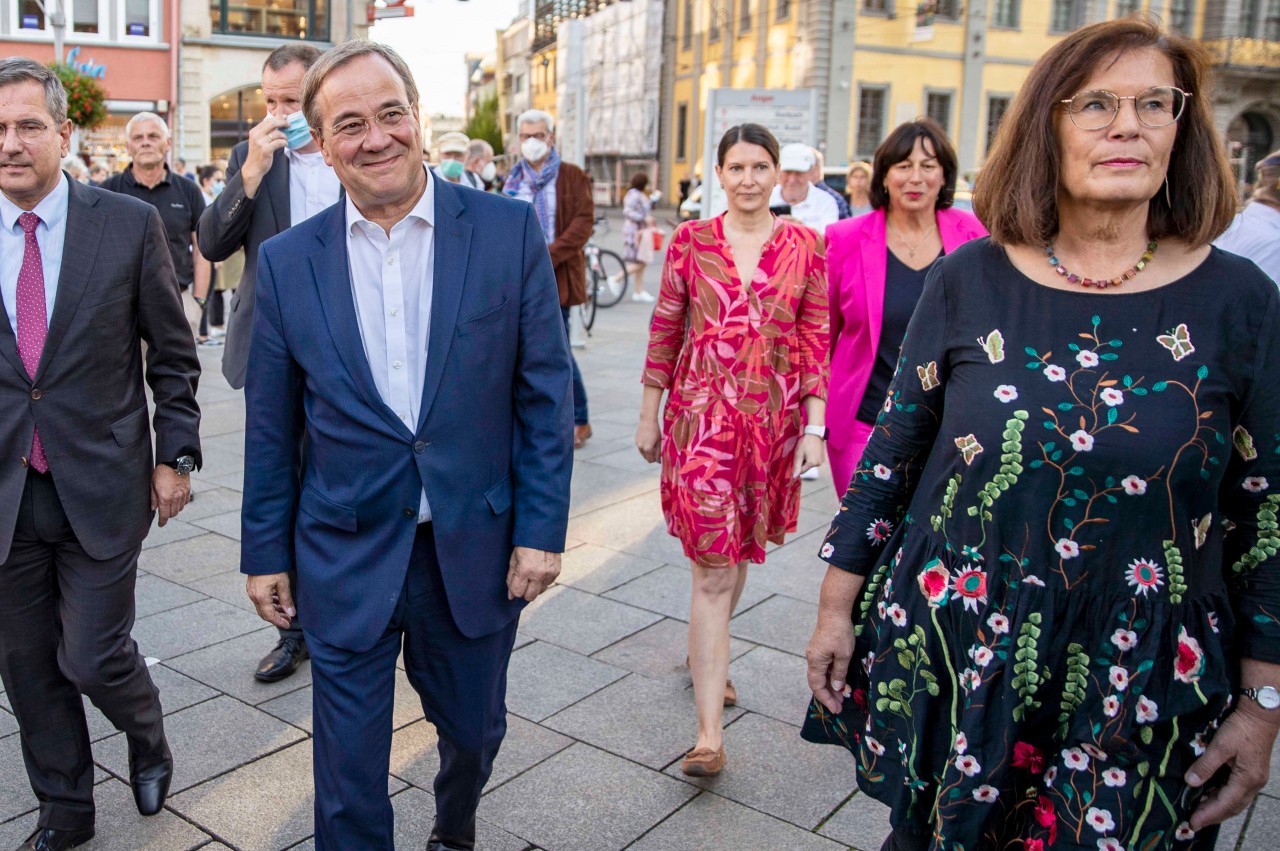 Sie gehören zu den Verlieren in Thüringen. Die Partei von Antje Tillmann (rechts) und Armin Laschet musste in Thüringen viele Stimmen einbüßen. (Archivbild)