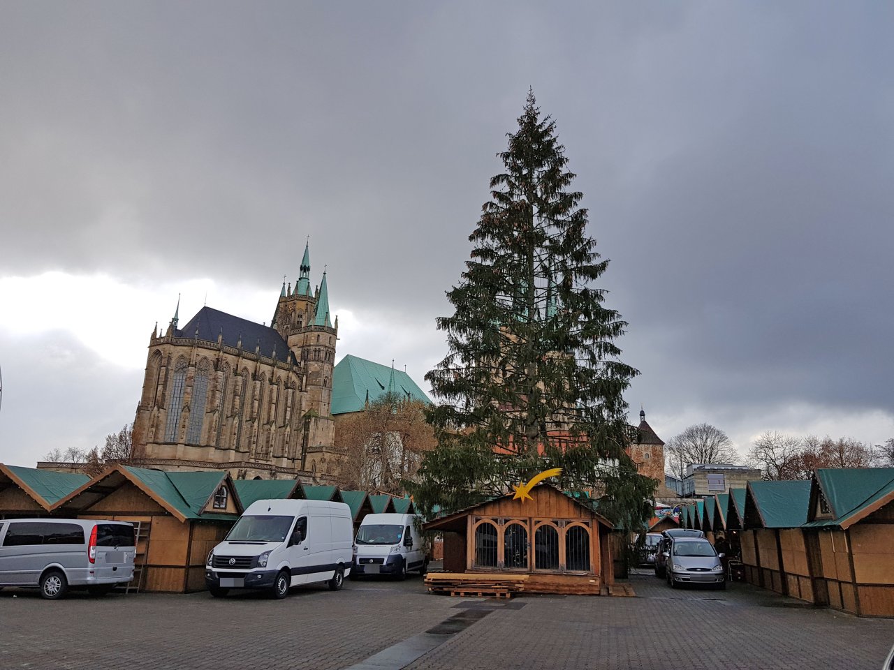 Erfurter Weihnachtsbaum bleibt jetzt so! Rupfi wird zum Symbol für ein