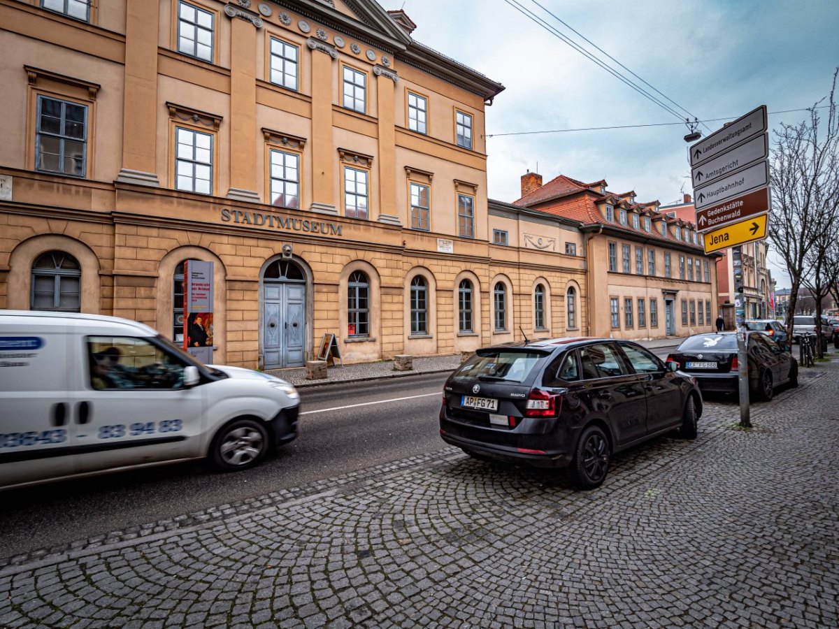 weimar stadtmuseum autos.jpg