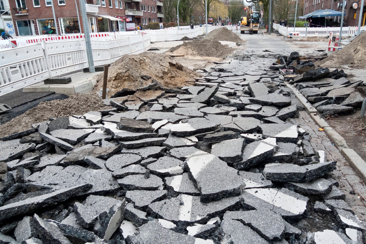 Thüringen: Macht der Ukraine-Krieg bald die Straßen kaputt? (Symbolbild)