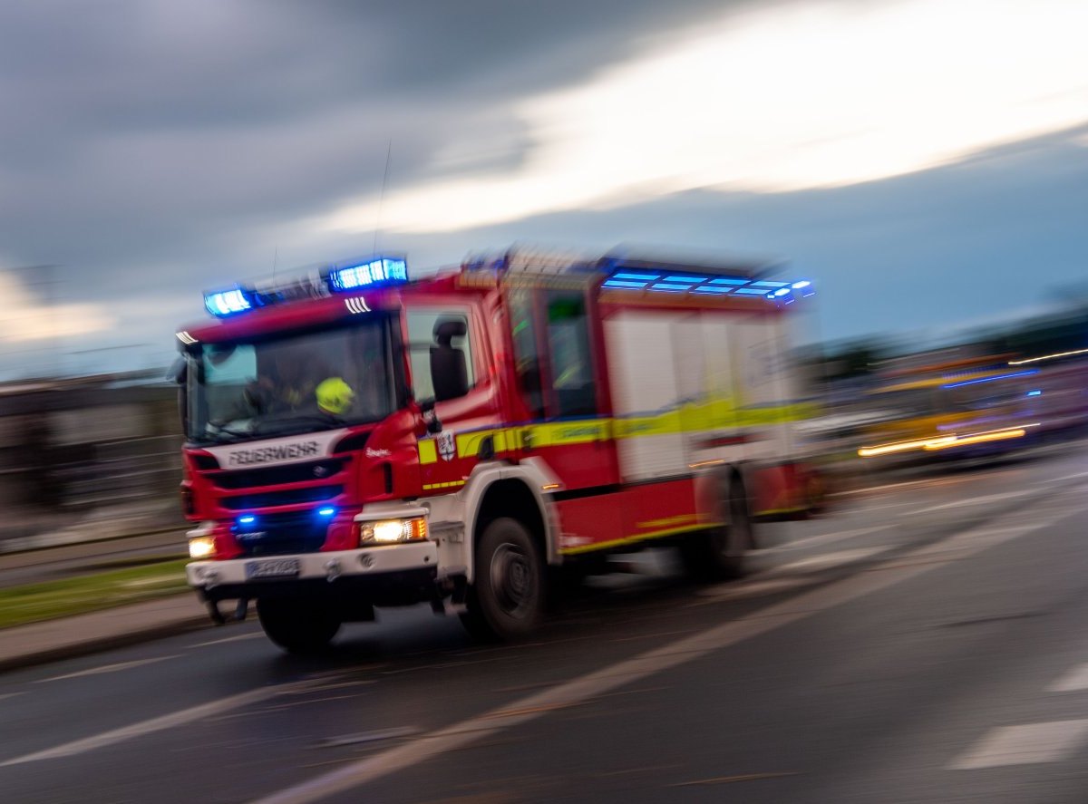Thüringen-Feuerwehr-Lkw.jpg