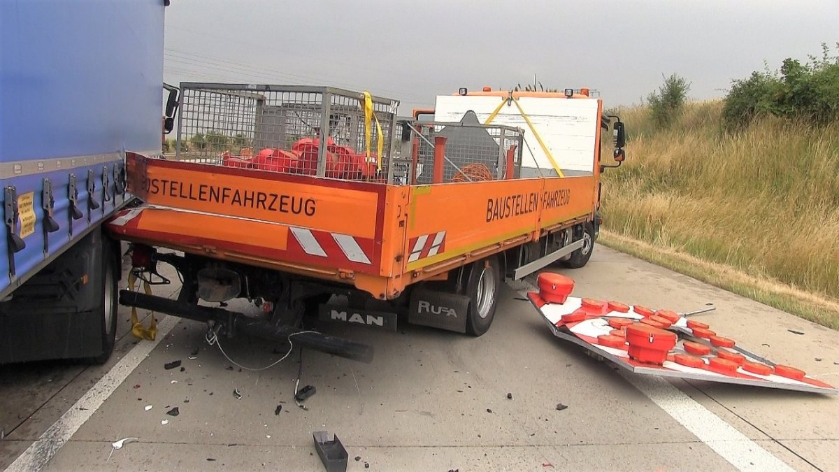 A71 Erfurt Unfall Schilderwagen