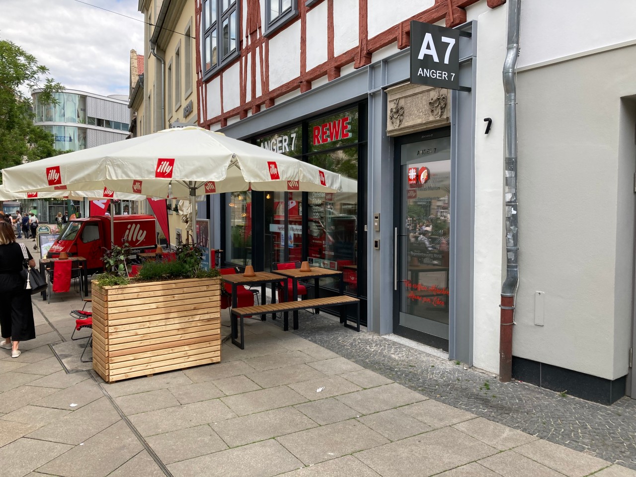 Der neue Rewe in Erfurt am Anger 7 ist startklar.