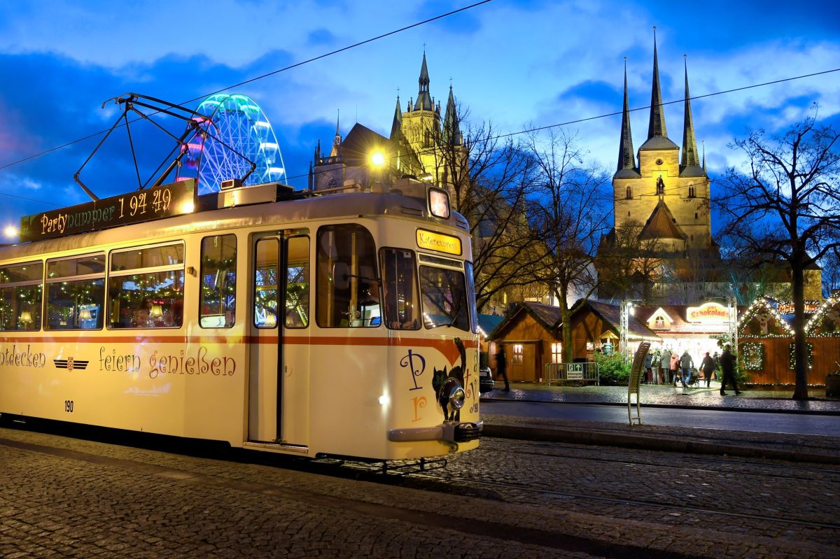 Eine historische Straßenbahn ist zurück auf Erfurts Schienen – in besonderer Mission!