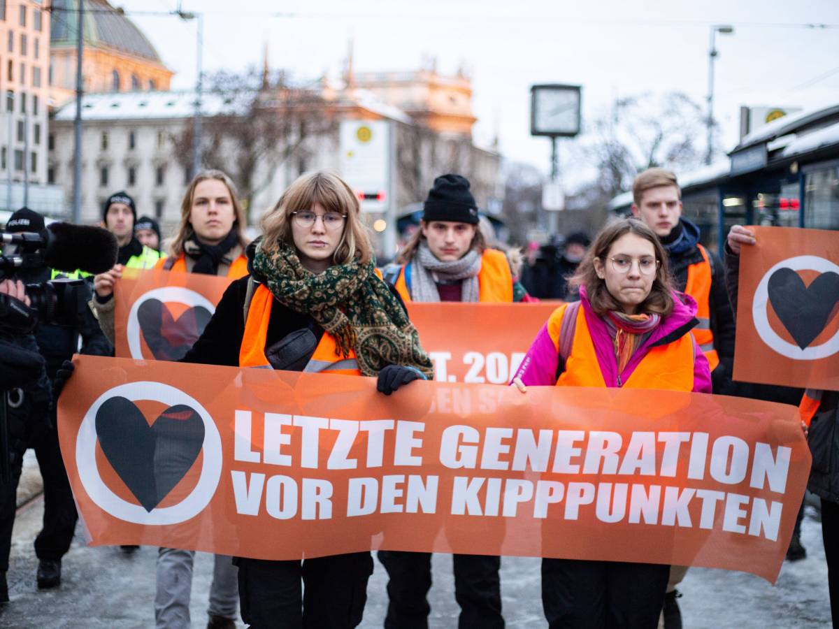 Letzte Generation: Aktivisten der Gruppe wollten den Weihnachtsgottesdienst der ARD crashen. Die Aktion verlief anders als geplant!