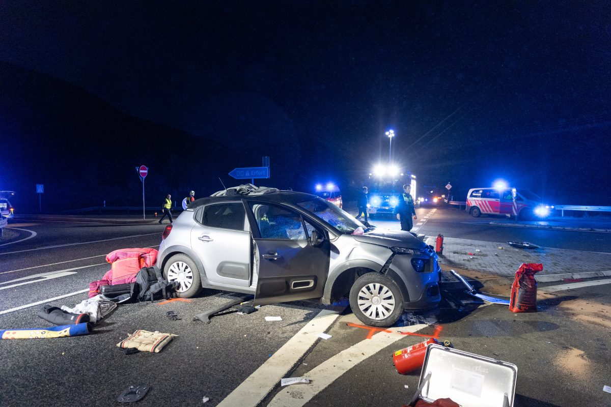 In Thüringen hat es einen tödlichen Unfall gegeben. Rettungskräfte konnten eine 69-Jährige nicht mehr retten.