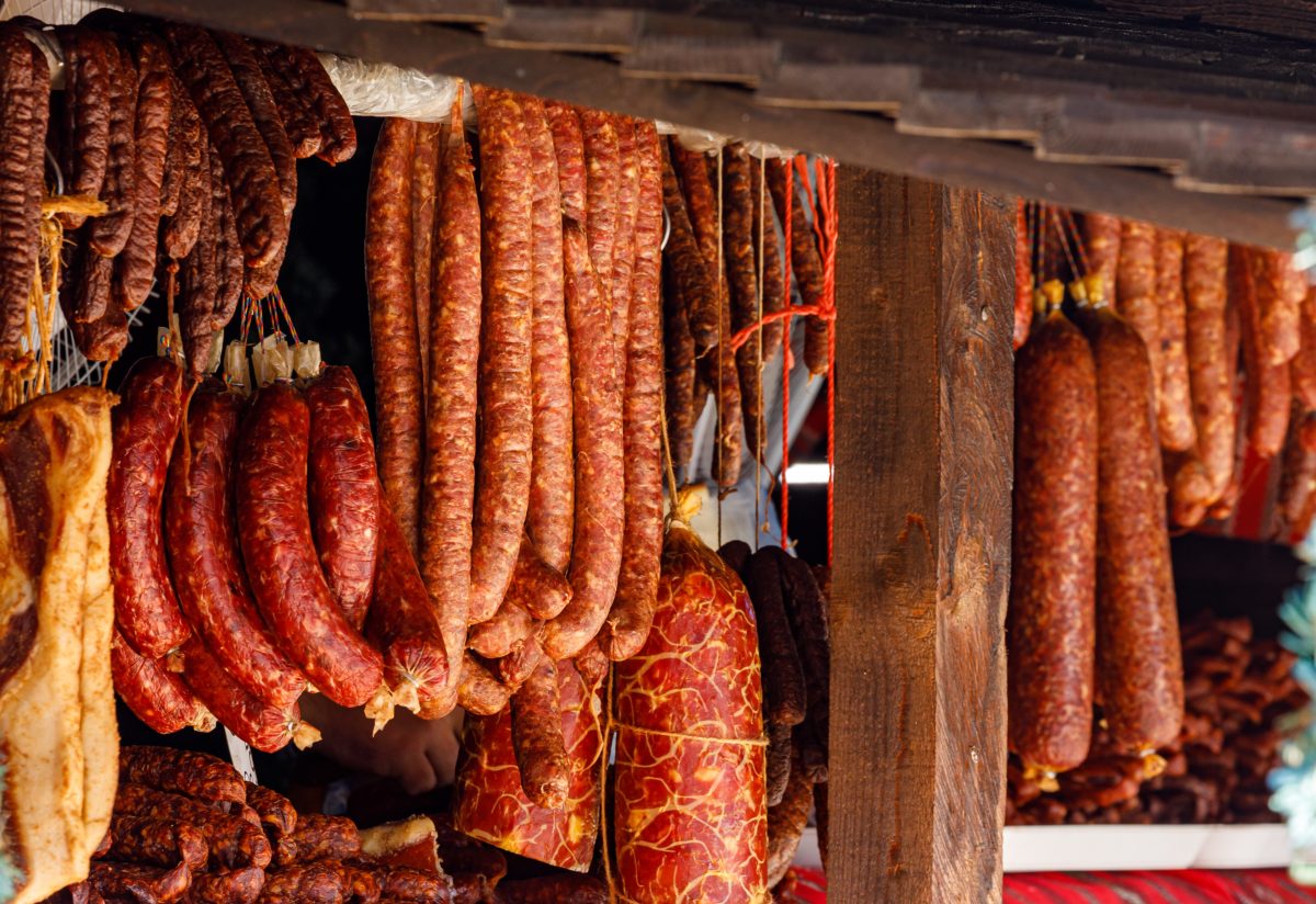 Salmonellengefahr in Knackwurst! Diese Wurst aus Thüringen könnte dich krank machen. Du kannst sie einfach umtauschen.