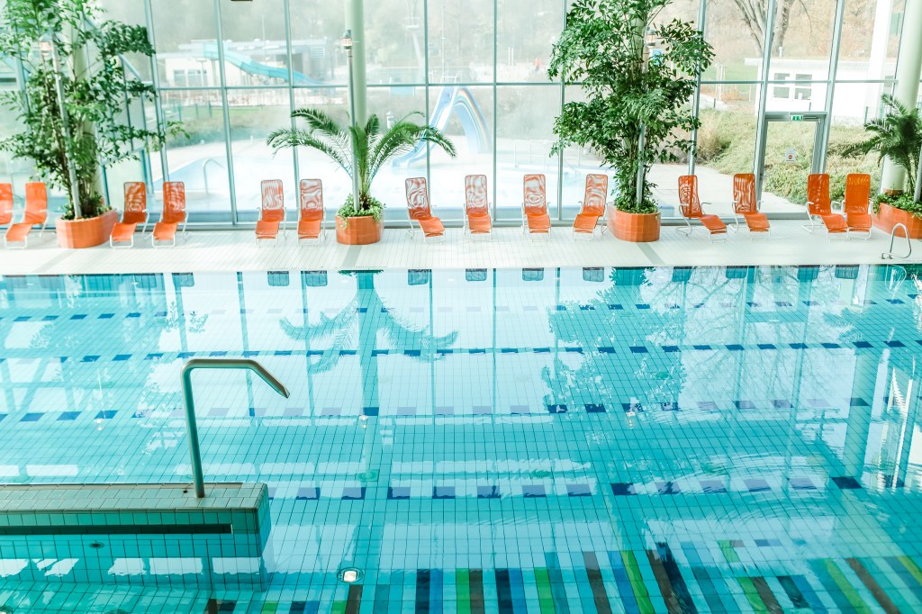 Schwimmbecken im Vitalpark