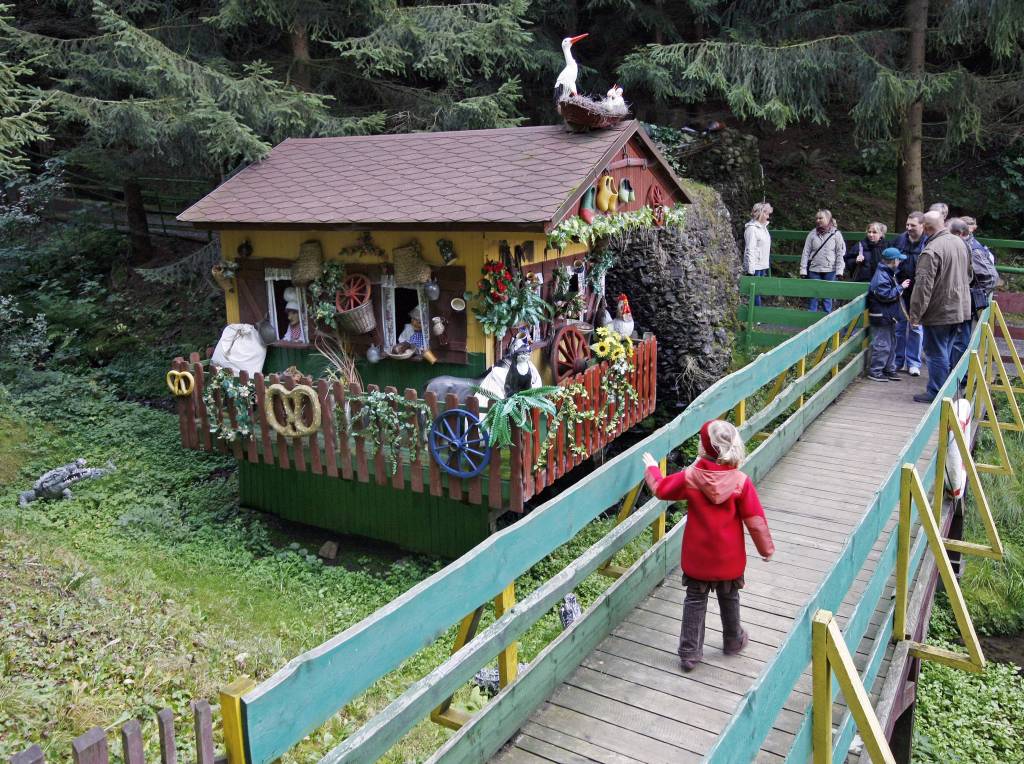Wanderweg im Freizeitpark - Märchenwald